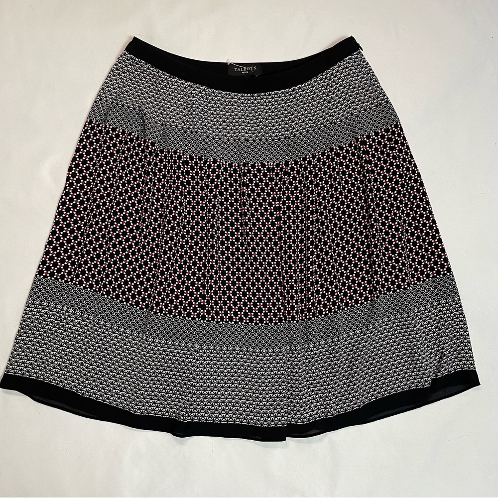 New Talbots Geo Print Pleated Skirt Size 8 Petite - Picture 3 of 7